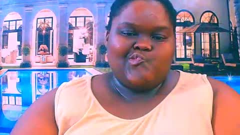 Snapshot of ebonyhotbuns4u2luv chatting on June 17, 9:16 pm ebonyhotbuns4u2luv online show from June 17, 9:16 pm