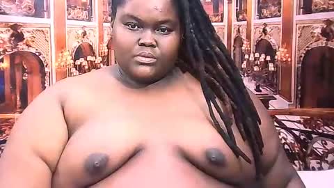 Snapshot of ebonyhotbuns4u2luv chatting on June 18, 9:19 pm ebonyhotbuns4u2luv online show from June 18, 9:19 pm