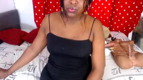 Snapshot of ebonyjdore chatting on December 21, 8:05 pm rosmary online show from December 21, 8:05 pm