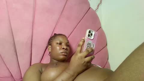 ebonykissxx online show from March 7, 8:33 am