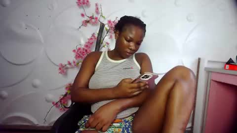 Snapshot of ebonykissxx chatting on June 10, 10:03 am ebonykissxx online show from June 10, 10:03 am