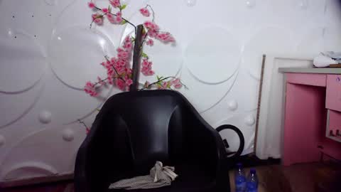 Snapshot of ebonykissxx chatting on June 11, 9:13 pm ebonykissxx online show from June 11, 9:13 pm