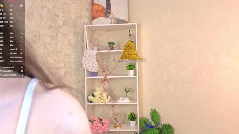 Snapshot of ebonyleibenstein chatting on February 3, 6:22 am Milly online show from February 3, 6:22 am