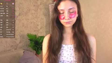 Snapshot of ebonyleibenstein chatting on February 11, 3:44 am Milly online show from February 11, 3:44 am