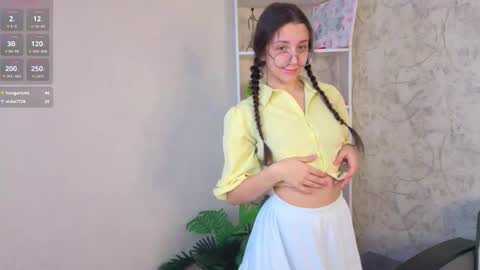 Snapshot of ebonyleibenstein chatting on March 1, 3:30 am Milly online show from March 1, 3:30 am