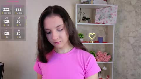 Snapshot of ebonyleibenstein chatting on March 28, 3:17 am Milly online show from March 28, 3:17 am