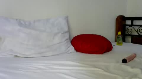 Snapshot of ebonyluna229320 chatting on February 4, 11:38 am i am clara online show from February 4, 11:38 am