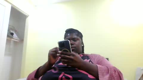 Snapshot of ebonymistressnubian chatting on January 4, 9:32 am MistressNubian1 online show from January 4, 9:32 am