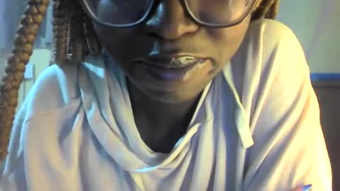 Ebonymuse2 online show from April 22, 11:39 pm
