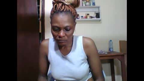 Snapshot of ebonyqueen4 chatting on June 4, 6:52 am JACKLINE online show from June 4, 6:52 am