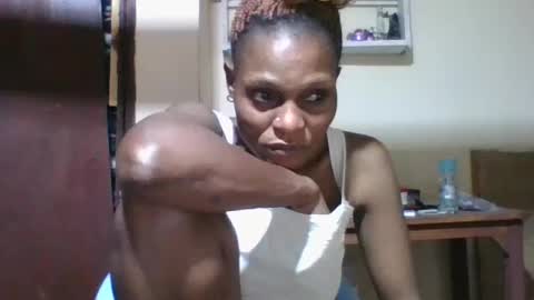 Snapshot of ebonyqueen4 chatting on June 14, 6:37 am JACKLINE online show from June 14, 6:37 am