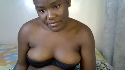 Snapshot of ebonyrapunzelle chatting on July 17, 9:19 pm ebonyrapunzelle online show from July 17, 9:19 pm