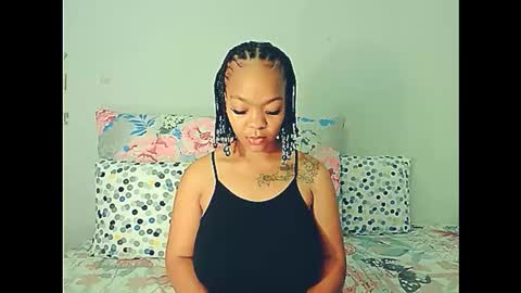 Snapshot of ebonyshy123x chatting on December 7, 6:21 am ebonyshy123 online show from December 7, 6:21 am
