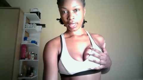 ebonytanqueen online show from April 28, 10:04 pm