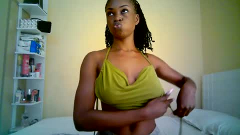 ebonytanqueen online show from June 30, 4:35 am