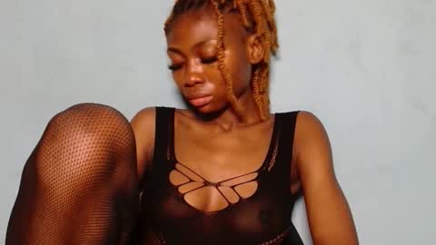 Snapshot of ebonyxxbabe chatting on November 20, 2:01 am ebonyxxbabe online show from November 20, 2:01 am