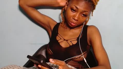 Snapshot of ebonyxxbabe chatting on November 21, 10:19 pm ebonyxxbabe online show from November 21, 10:19 pm