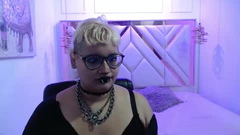 Snapshot of echypyon_tk chatting on May 21, 3:02 am Echypyon tk online show from May 21, 3:02 am
