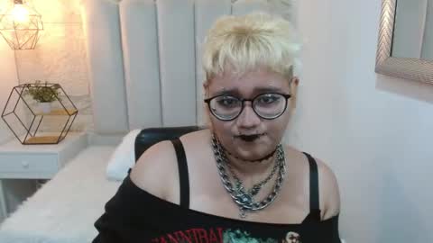 Snapshot of echypyon_tk chatting on May 23, 3:12 am Echypyon tk online show from May 23, 3:12 am