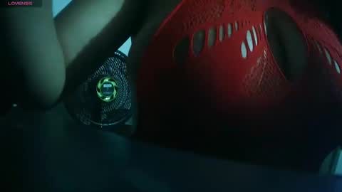 Snapshot of eclipsezen chatting on October 4, 7:28 am EclipeZen online show from October 4, 7:28 am