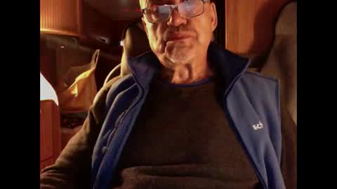 Snapshot of eddelmar chatting on January 1, 4:39 pm eddelmar online show from January 1, 4:39 pm