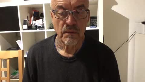 Snapshot of eddelmar chatting on January 2, 4:35 pm eddelmar online show from January 2, 4:35 pm