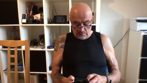 Snapshot of eddelmar chatting on January 7, 11:37 am eddelmar online show from January 7, 11:37 am