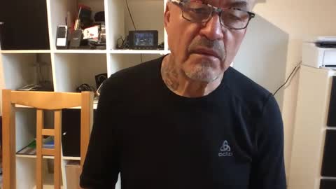 Snapshot of eddelmar chatting on January 8, 12:47 pm eddelmar online show from January 8, 12:47 pm