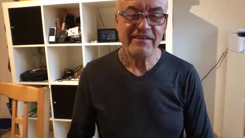 Snapshot of eddelmar chatting on January 29, 3:58 pm eddelmar online show from January 29, 3:58 pm