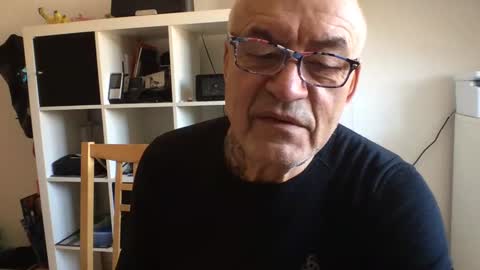 Snapshot of eddelmar chatting on February 4, 10:32 am eddelmar online show from February 4, 10:32 am
