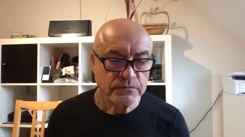Snapshot of eddelmar chatting on February 12, 9:10 am eddelmar online show from February 12, 9:10 am