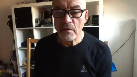 Snapshot of eddelmar chatting on March 3, 4:24 pm eddelmar online show from March 3, 4:24 pm