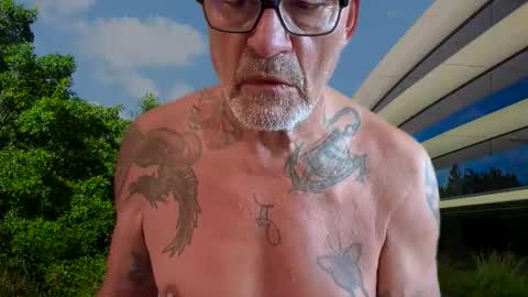 Snapshot of eddelmar chatting on October 1, 12:44 pm eddelmar online show from October 1, 12:44 pm