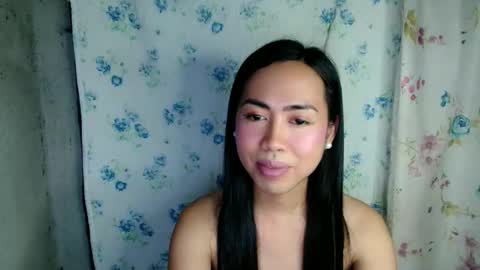 Snapshot of eddfox001 chatting on April 9, 2:00 pm eddfox001 online show from April 9, 2:00 pm