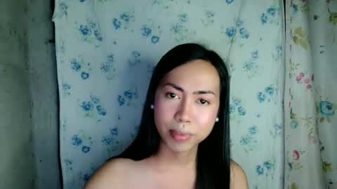 Snapshot of eddfox001 chatting on April 17, 1:03 pm eddfox001 online show from April 17, 1:03 pm