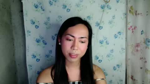Snapshot of eddfox001 chatting on April 22, 2:29 pm eddfox001 online show from April 22, 2:29 pm