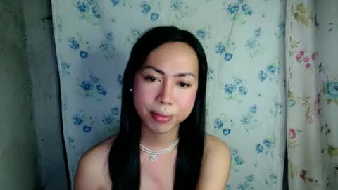 Snapshot of eddfox001 chatting on April 26, 2:37 pm eddfox001 online show from April 26, 2:37 pm