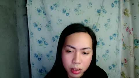 Snapshot of eddfox001 chatting on May 15, 12:23 pm eddfox001 online show from May 15, 12:23 pm