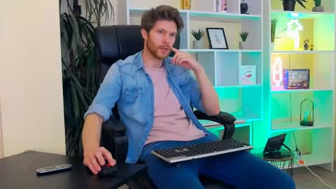 eddie_baker online show from May 29, 9:18 am
