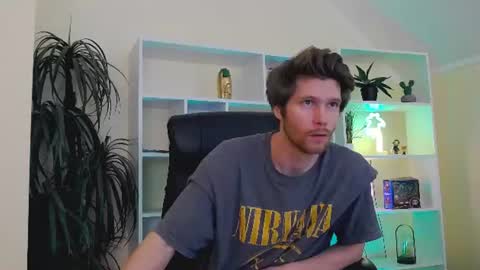eddie_baker online show from June 20, 3:42 am