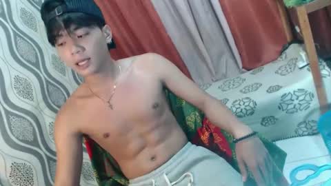 edelcum_xx online show from February 13, 1:15 pm