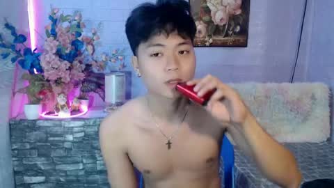 Snapshot of edelcum_xx chatting on June 19, 10:30 am edelcum_xx online show from June 19, 10:30 am