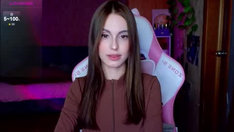 Snapshot of edelinemaher chatting on February 25, 11:53 am Edeline online show from February 25, 11:53 am