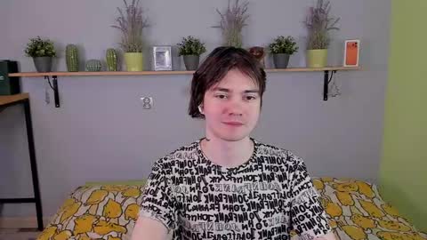 Snapshot of edgar_ray chatting on May 23, 5:01 am Edgar online show from May 23, 5:01 am