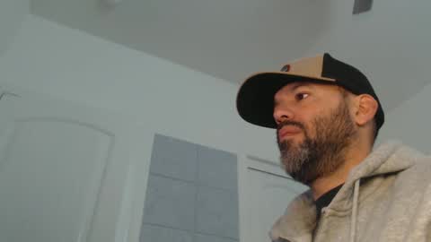 Snapshot of edge_masters chatting on December 23, 4:28 pm EdgeM online show from December 23, 4:28 pm