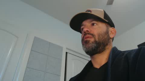 Snapshot of edge_masters chatting on January 2, 3:51 pm EdgeM online show from January 2, 3:51 pm