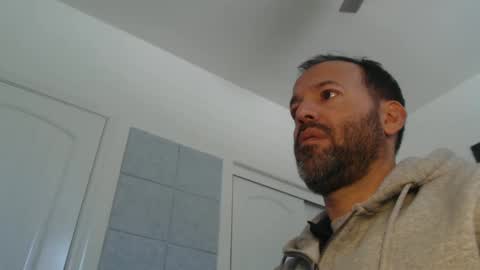 Snapshot of edge_masters chatting on January 7, 7:49 pm EdgeM online show from January 7, 7:49 pm