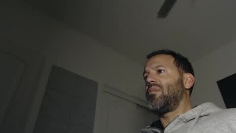 Snapshot of edge_masters chatting on January 14, 2:29 am EdgeM online show from January 14, 2:29 am