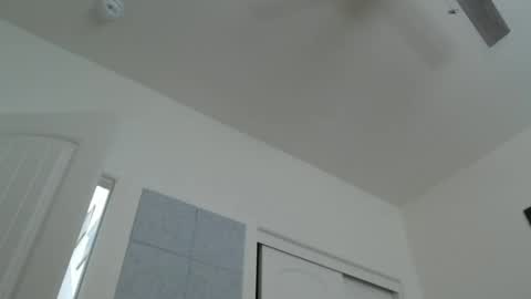 Snapshot of edge_masters chatting on February 4, 8:28 pm EdgeM online show from February 4, 8:28 pm