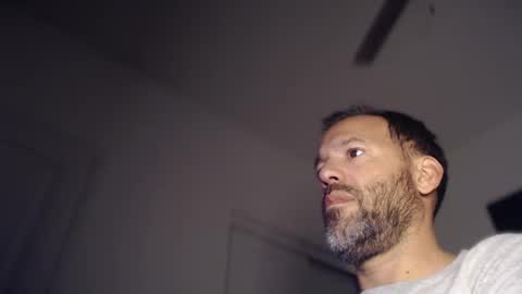 Snapshot of edge_masters chatting on December 17, 1:00 am EdgeM online show from December 17, 1:00 am